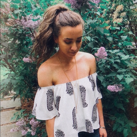 Paisley white off shoulder shirt - Picture 2 of 4